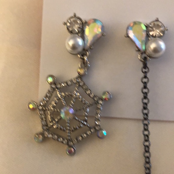 Betsey Johnson Silver Tone Spider & Spider Web Mismatch Drop Earrings NWT - Picture 7 of 11